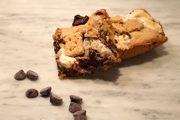 s'mores cookie bar