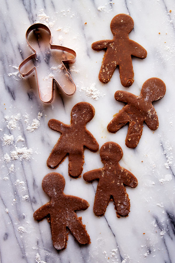 the-best-gingerbread-cookies-the-coastal-confidence-7