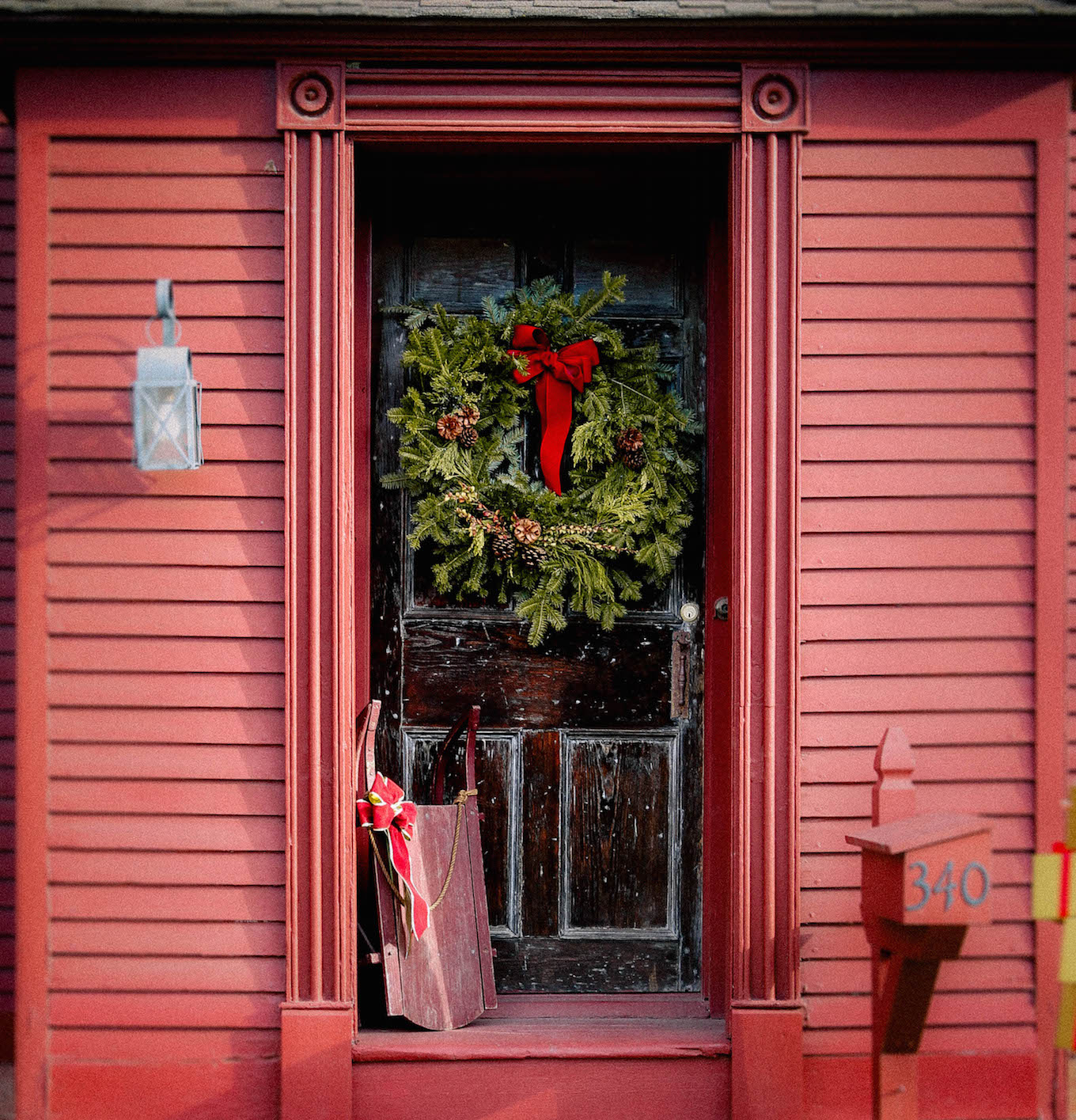 Historic Homes of Connecticut at Christmas | The Coastal Confidence by Aubrey Yandow