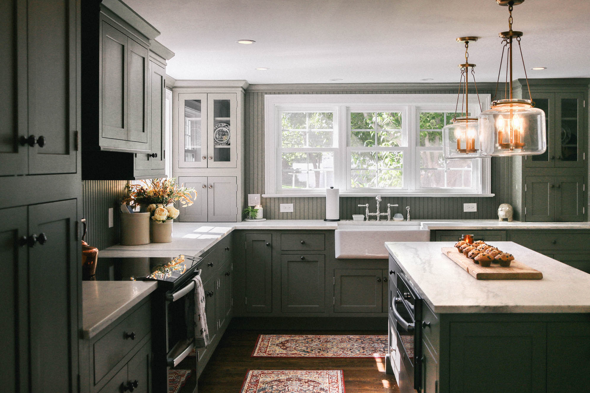 Before & After: Colonial Kitchen Reveal The Coastal Confidence by Aubrey Yandow