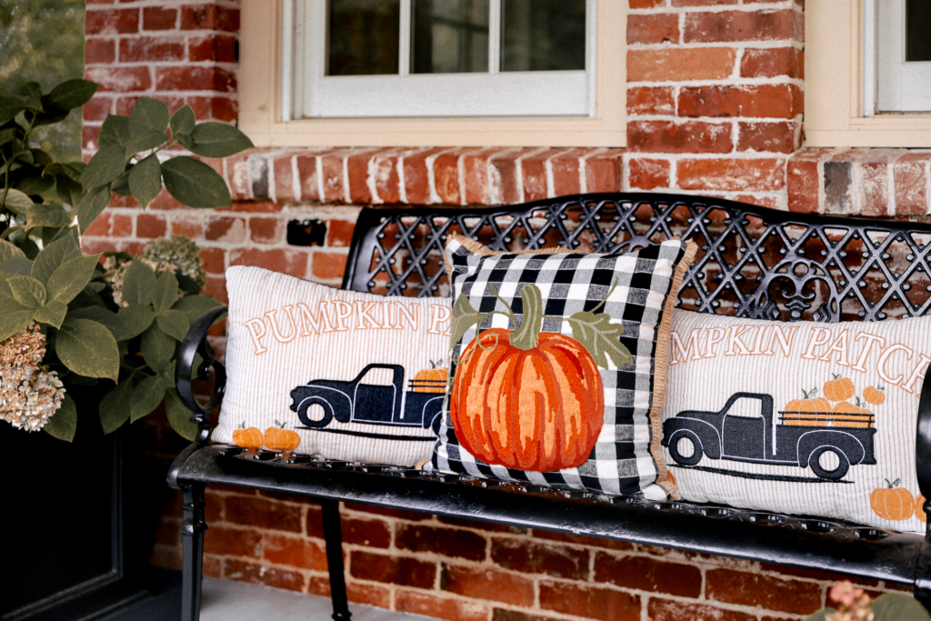 Ways To Take Your Outdoor Space From Summer To Fall The Coastal Confidence Aubrey Yandow